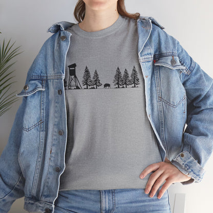 T-Shirt Unisex - Hochsitz im Wald - Wildschwein