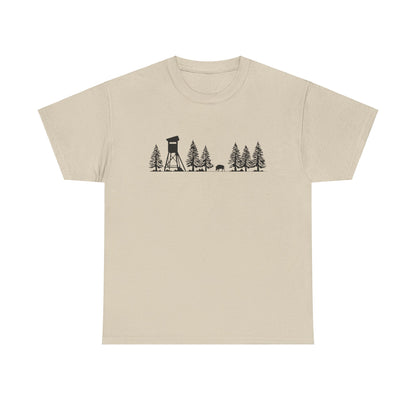 T-Shirt Unisex - Hochsitz im Wald - Wildschwein