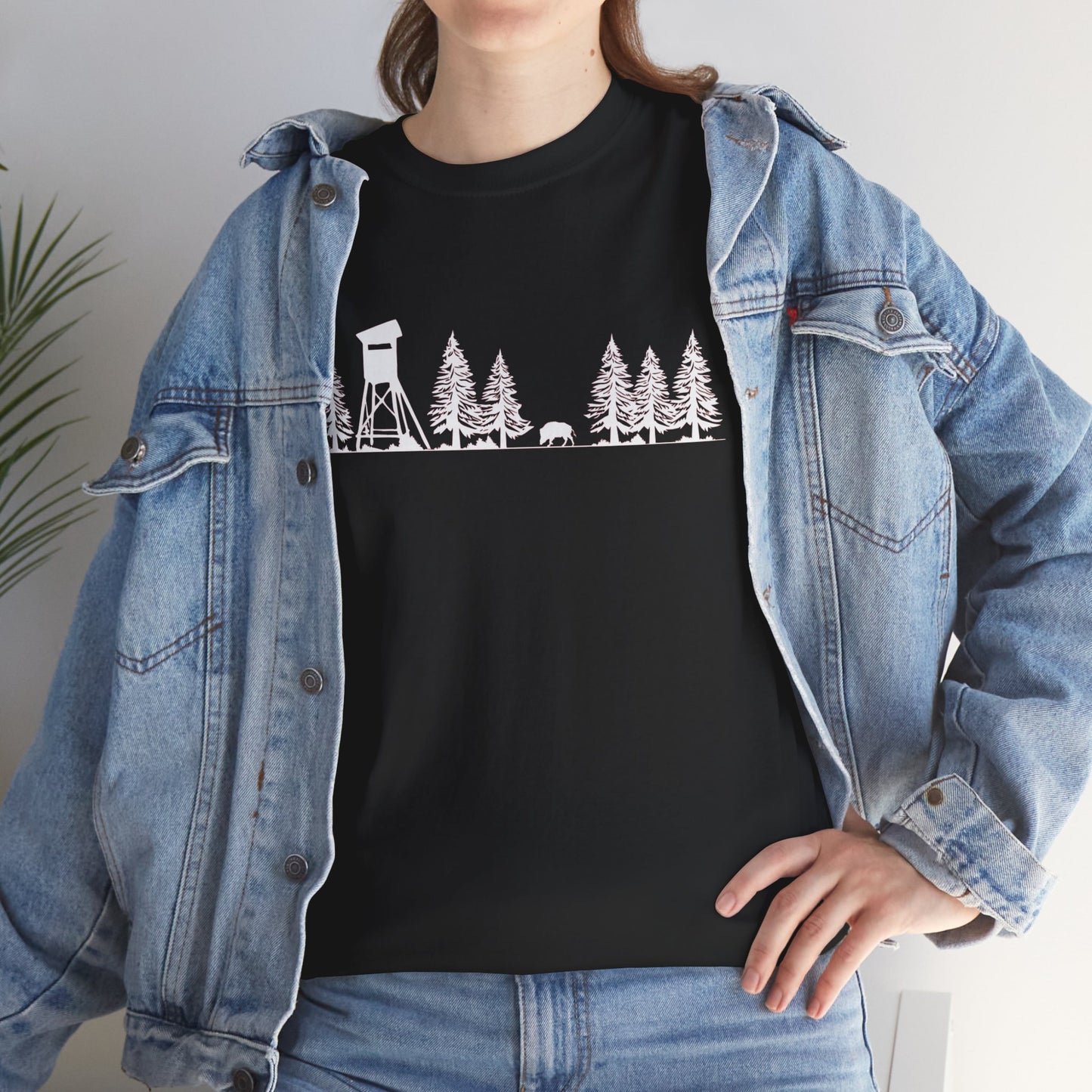 T-Shirt Unisex - Hochsitz im Wald - Wildschwein