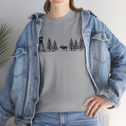 T-Shirt Unisex - Hochsitz im Wald - Rothirsch