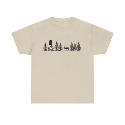 T-Shirt Unisex - Hochsitz im Wald - Rothirsch